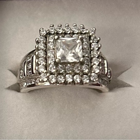 Amazing 3 Ct Center Stone Wedding Engagement Ring Set in Sterling Silver Size 6 - Picture 1 of 6